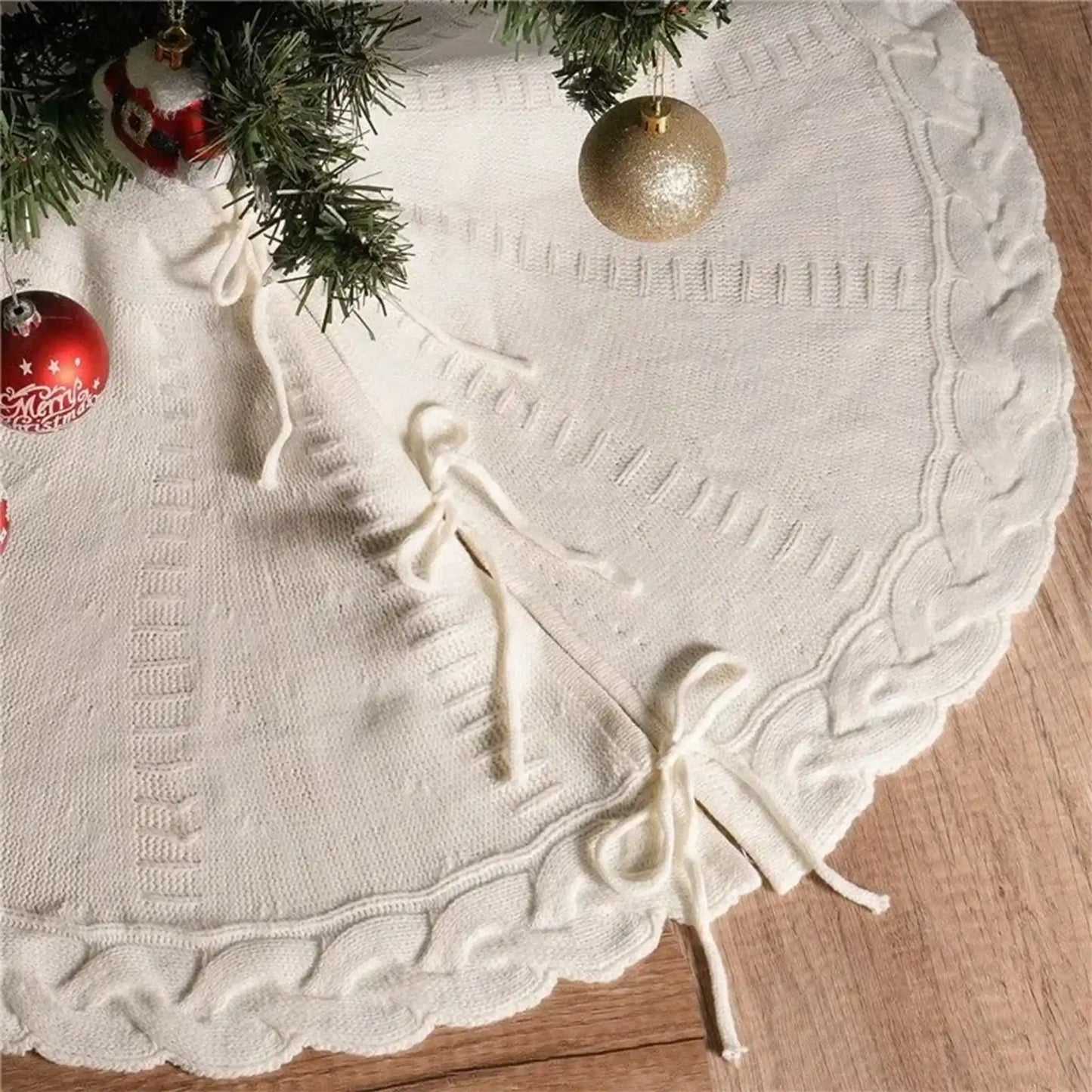 Snowberry Pyne Tree Skirt