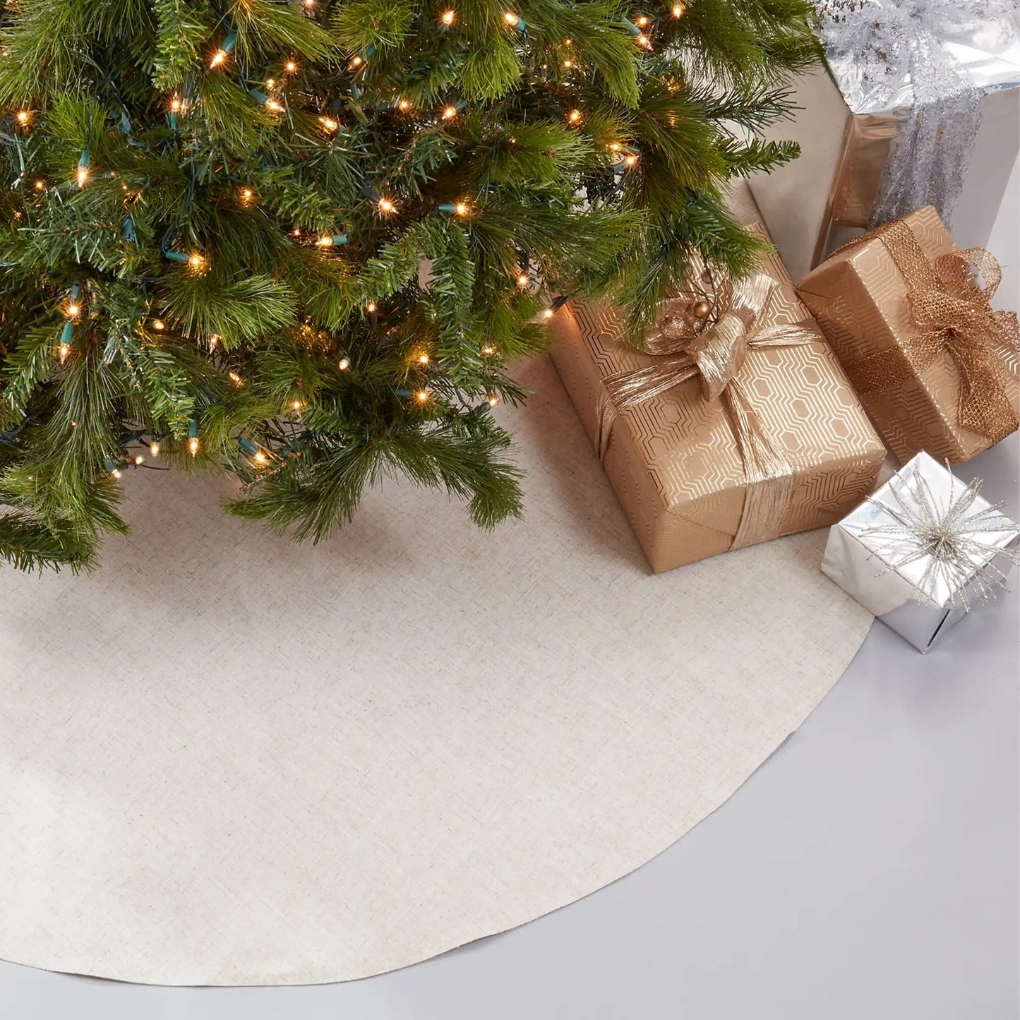 Velvet Pyne Tree Skirt